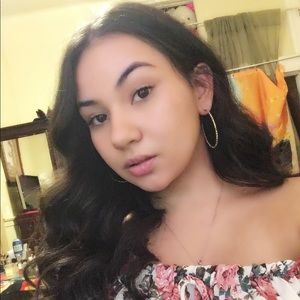 Meet your Posher, Alma